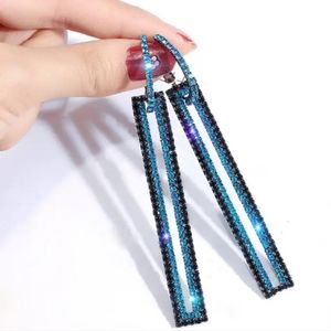 DAVIDS BRIDAL LONG DROP TONE RHINESTONE RECTANGULAR  PIERCED EARRINGS  NWOT